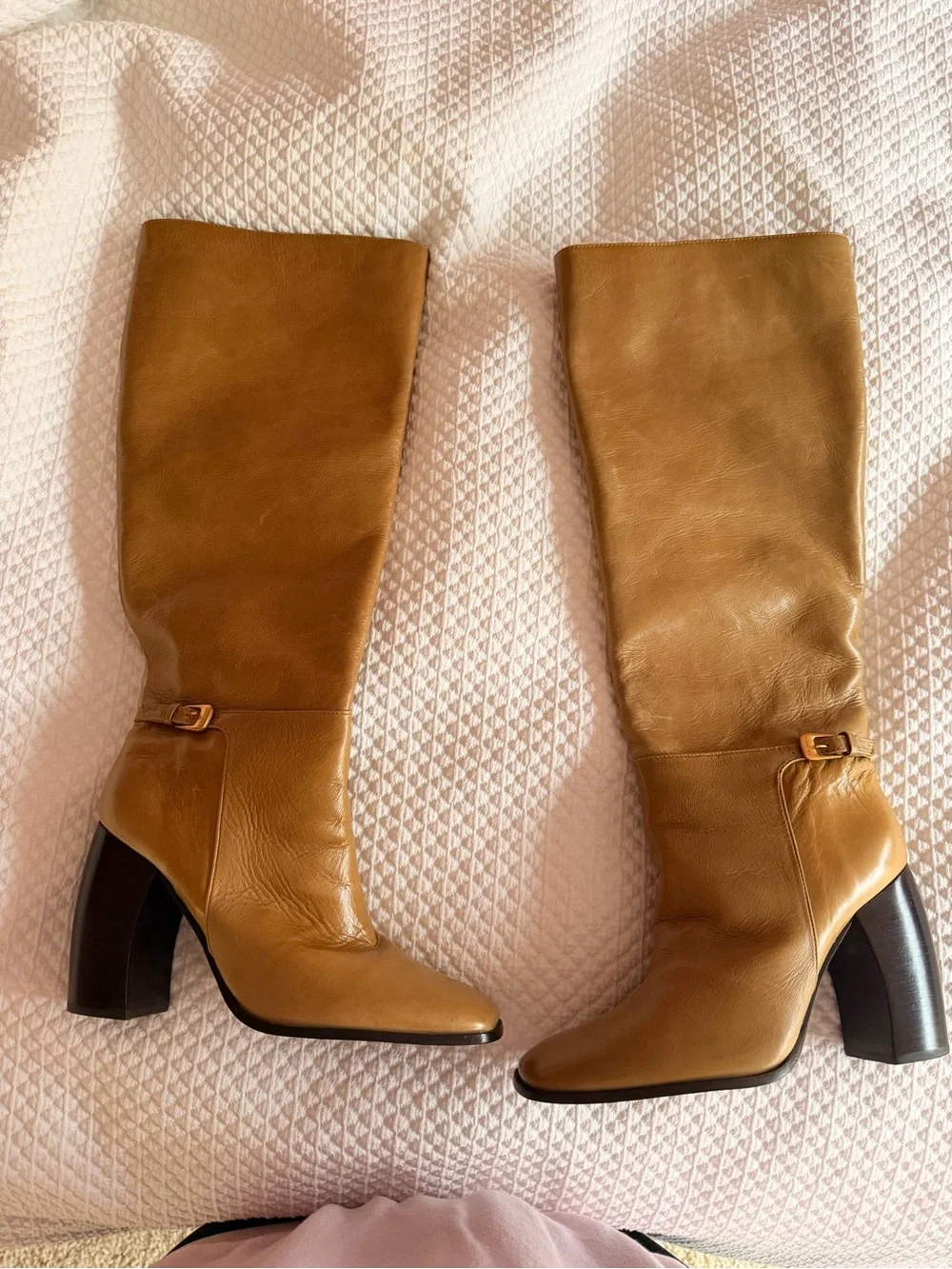 Tory Burch Banana Heel Leather Boots in Butterscotch